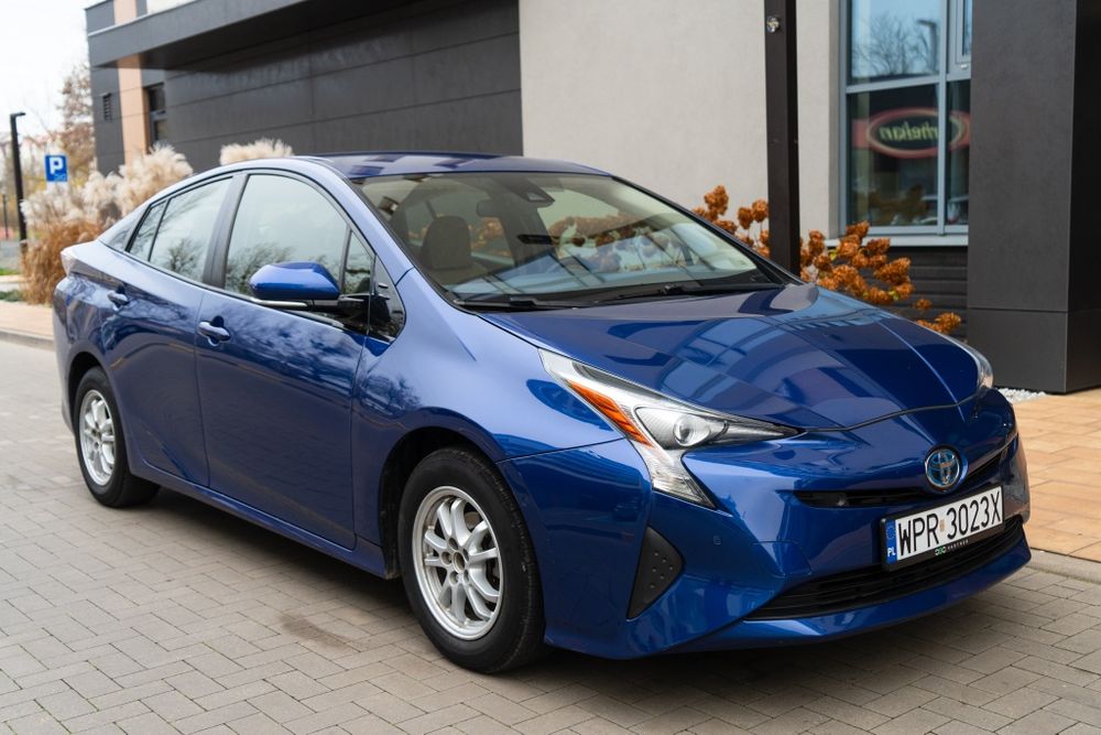Wynajem Toyota Prius 4 Automat - Hybryda + GAZ LPG ! Wypożyczalnia aut