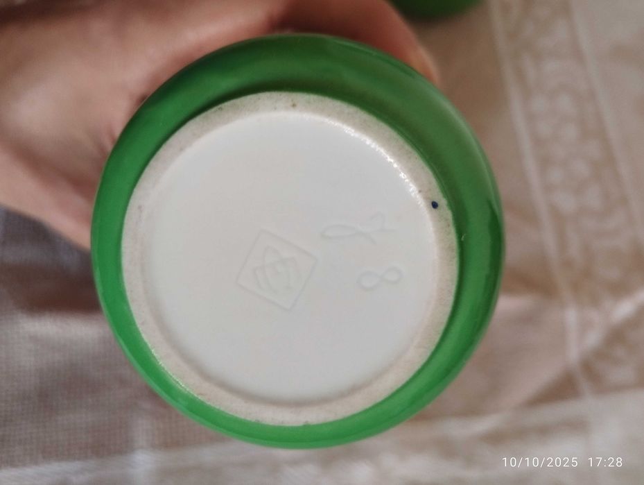 Jarras verde e branco