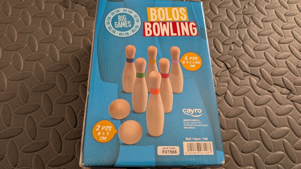 [Novo] Bowling em Madeira com 6 Pinos e 2 Bolas