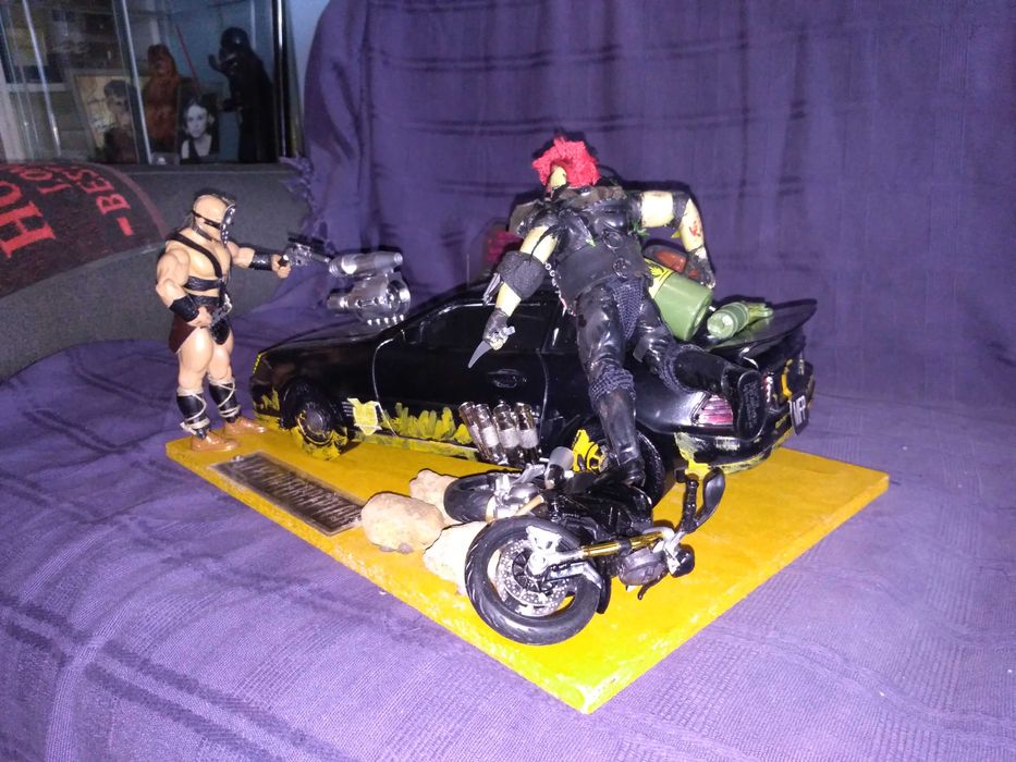 Diorama do Mad Max: O guerreiro da estrada