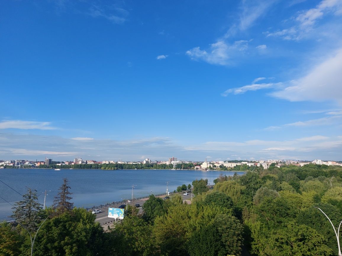 Подобова оренда ЖК ПАНОРАМА вул.Чумацька 2-озеро, підземний паркінг