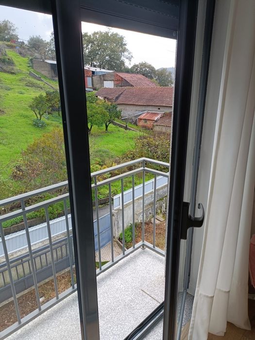 Janela sacada de alumínio 1,60 x 2,00 Vidro Duplo