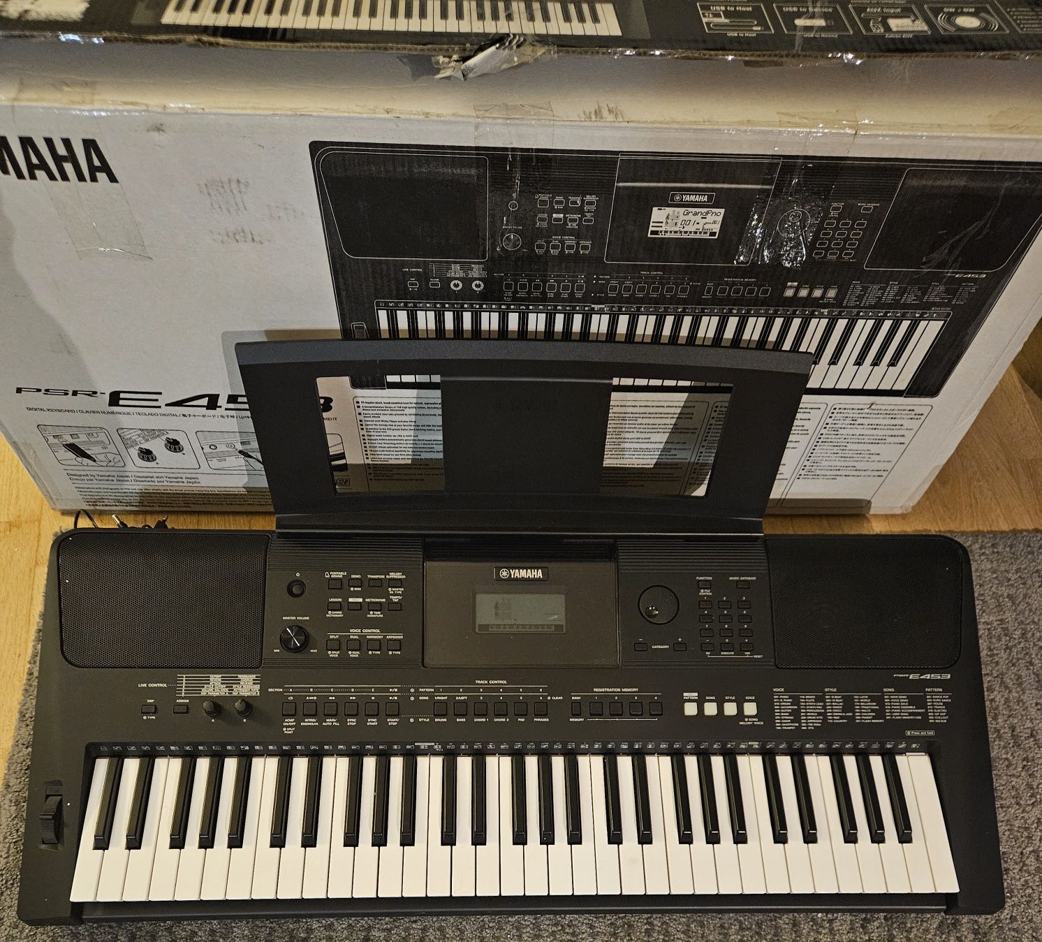 Keyboard Yamaha PSR E453