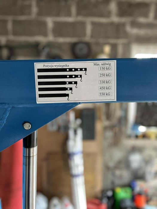 Sprzedam lub zamienię Żuraw Hydrauliczny Ręczny z przeciwwagą ZHR550PW