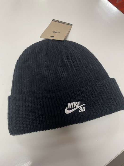 Шапка Nike HF7003-010