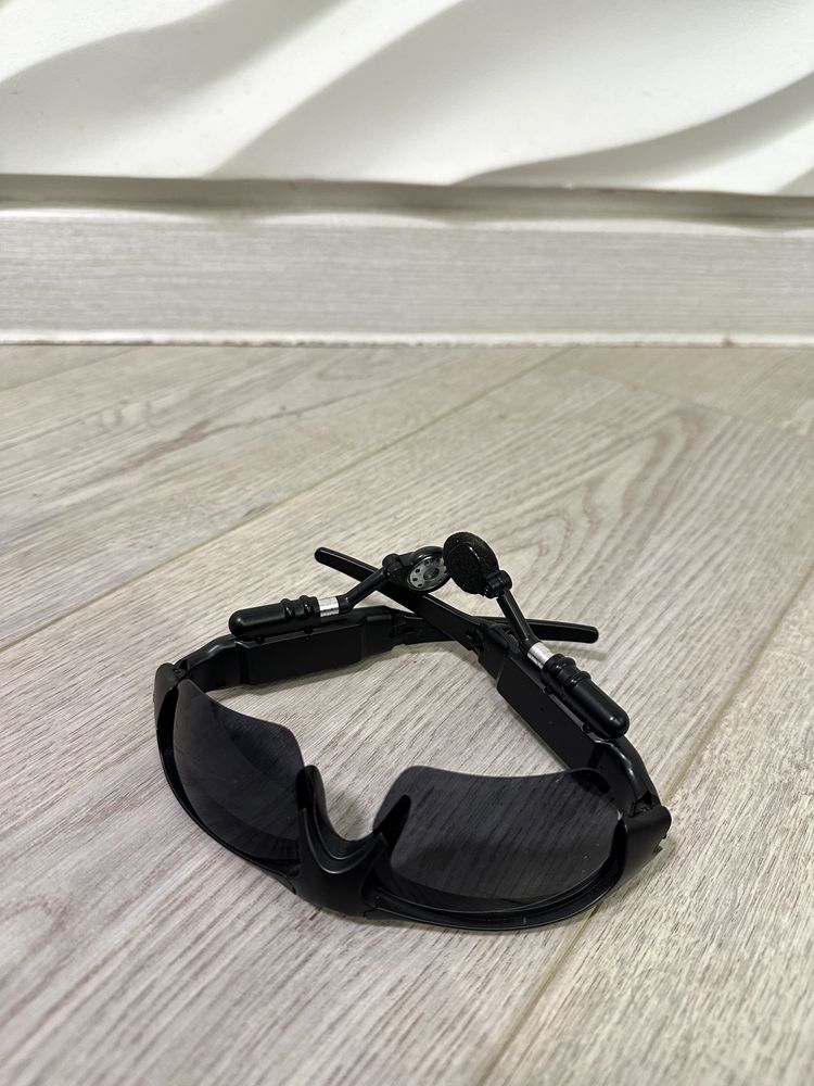 Спортивні окуляри з bluetooth та навушниками (не Oakley)