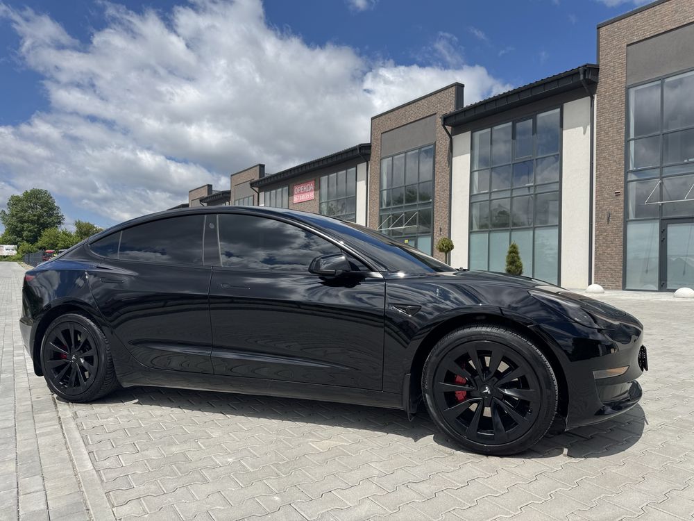 Tesla Model 3 Rear-Wheel Drive
