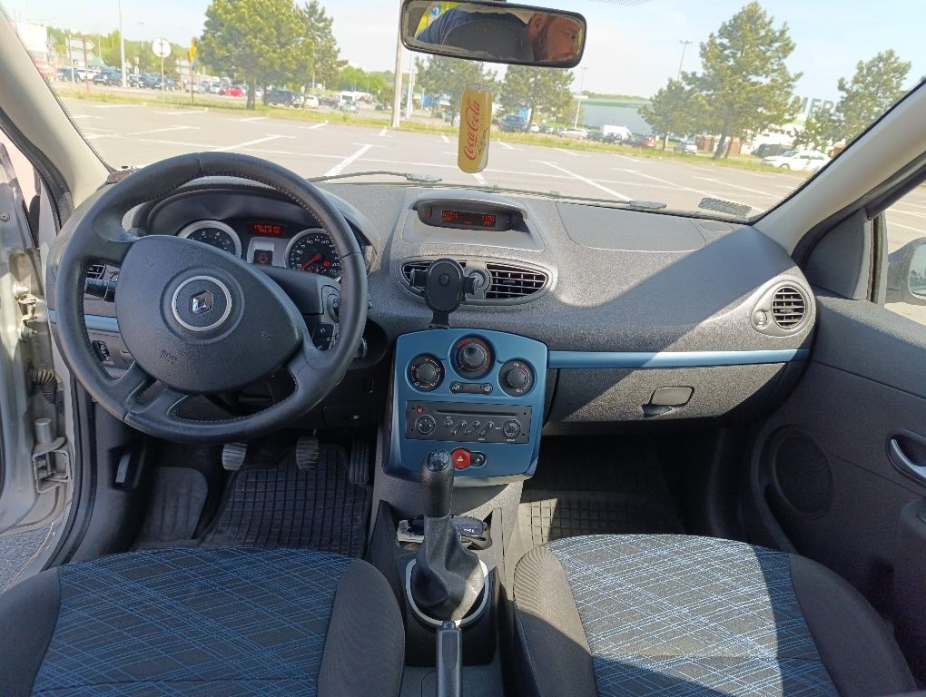Renault Clio 3 1.2 16V klimatyzacja czujniki parkowania.  a