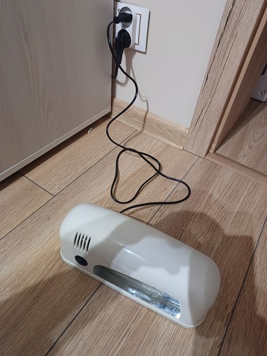 Lampa UV 9W do paznokci Sunny Nails