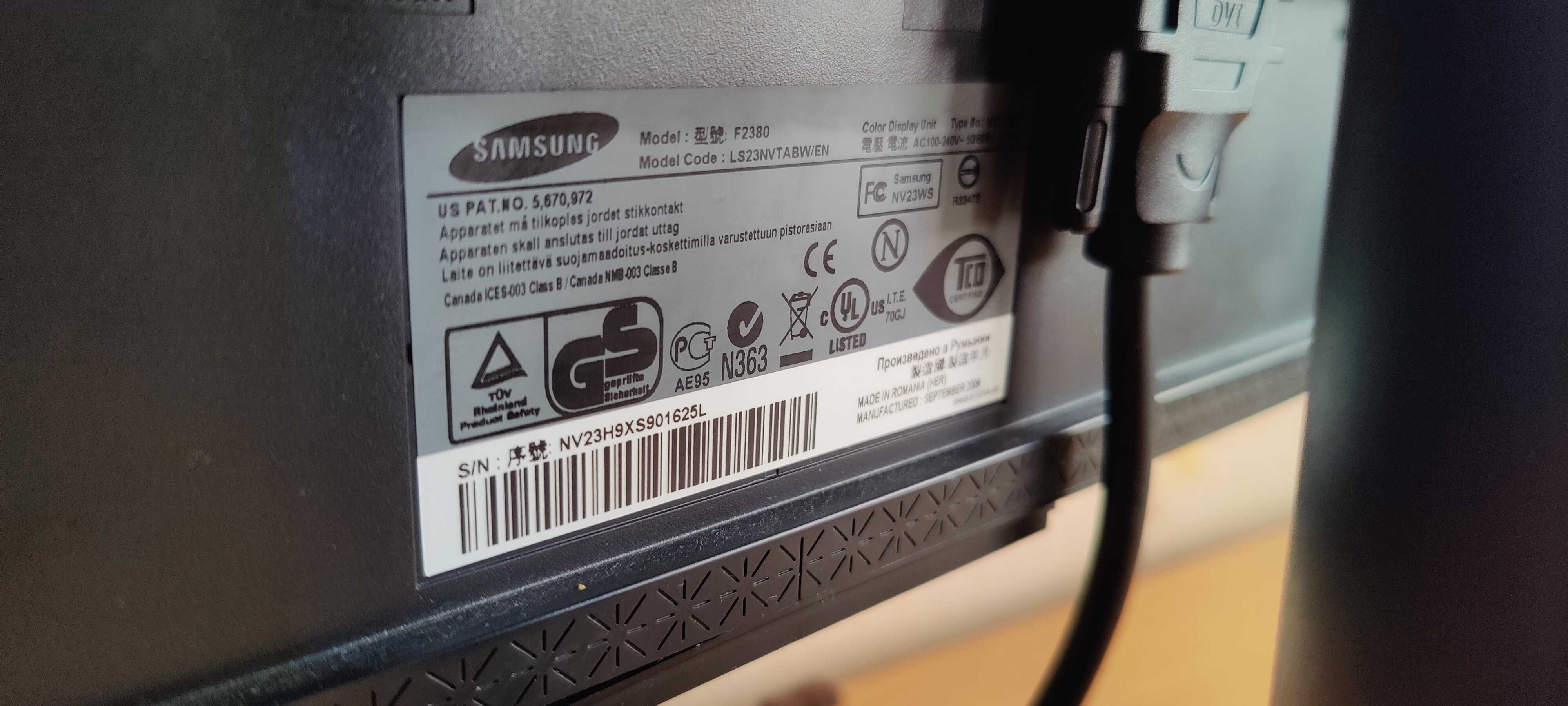 Regulowany monitor Samsung - Syncmaster