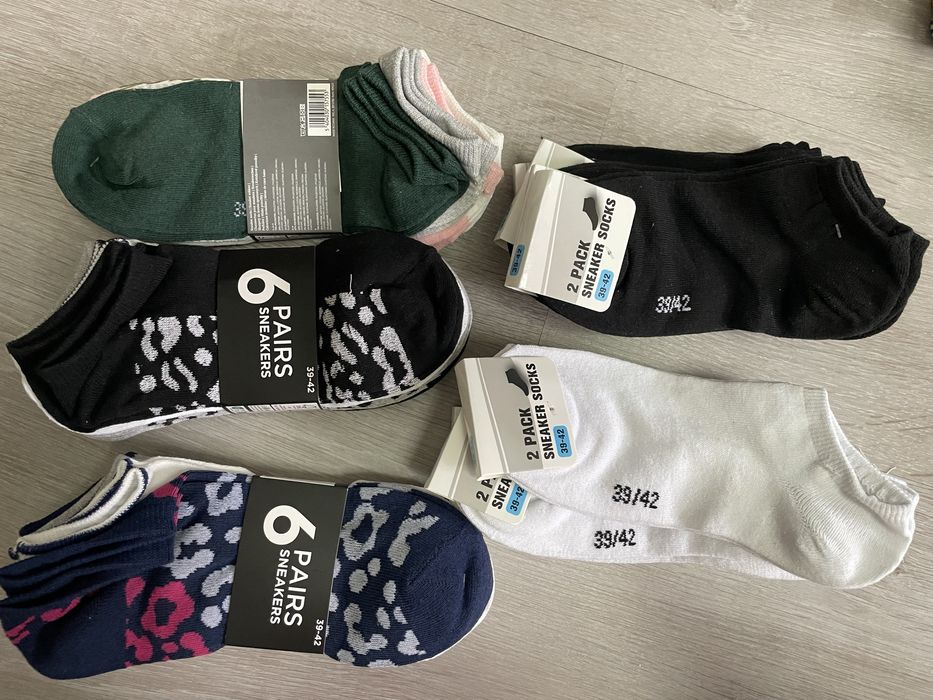 Жіночі та чоловічі шкарпетки