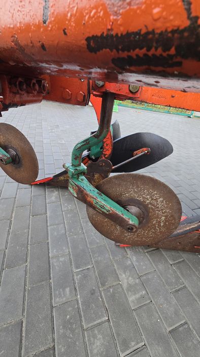 Плуг квернеланд 4-3-35