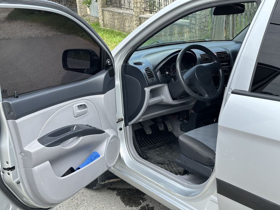 Kia picanto 1.1 диз авто економне гарне все працює кондиціонер