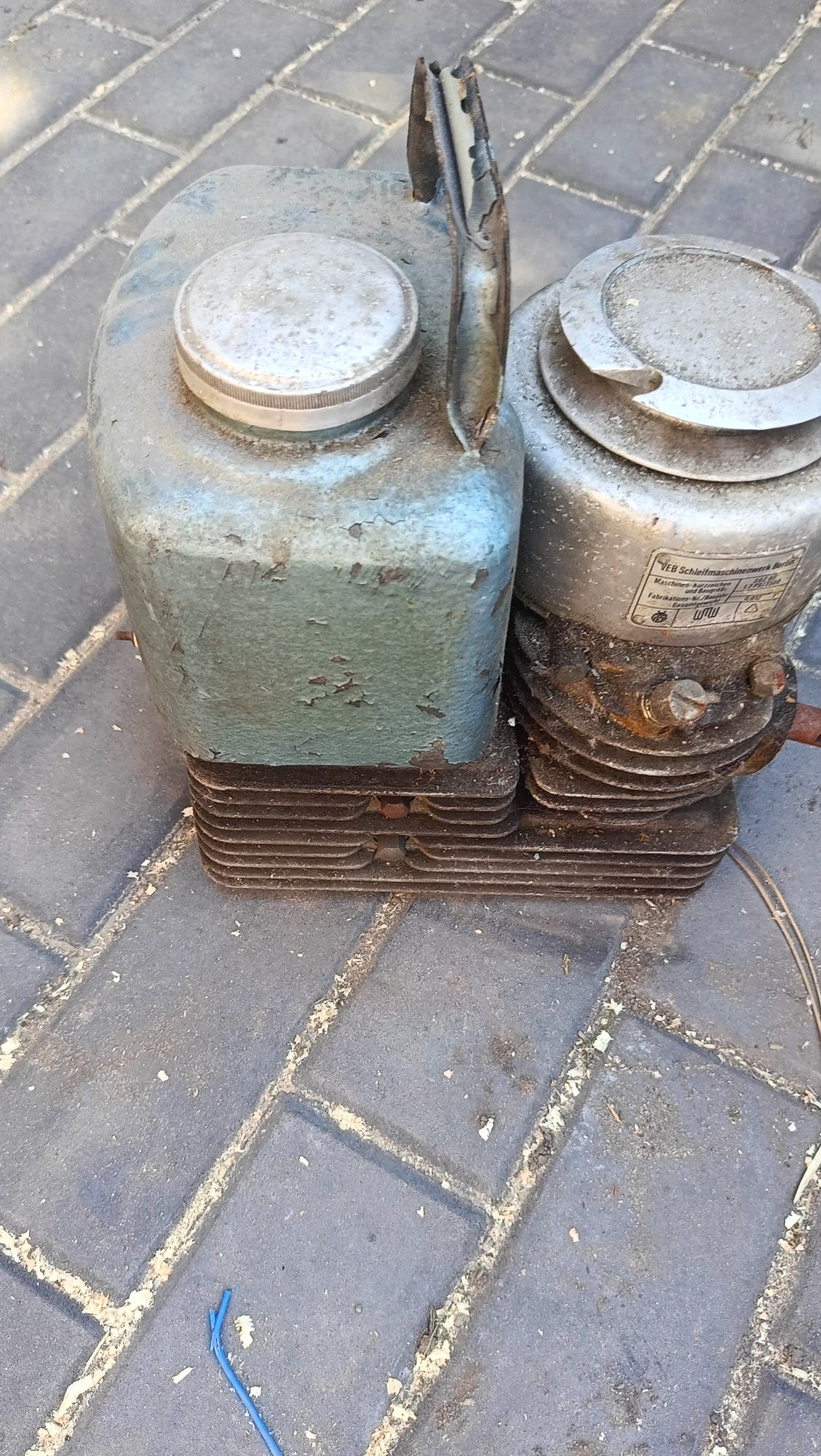 Zabytkowy silnik spalinowy nixe