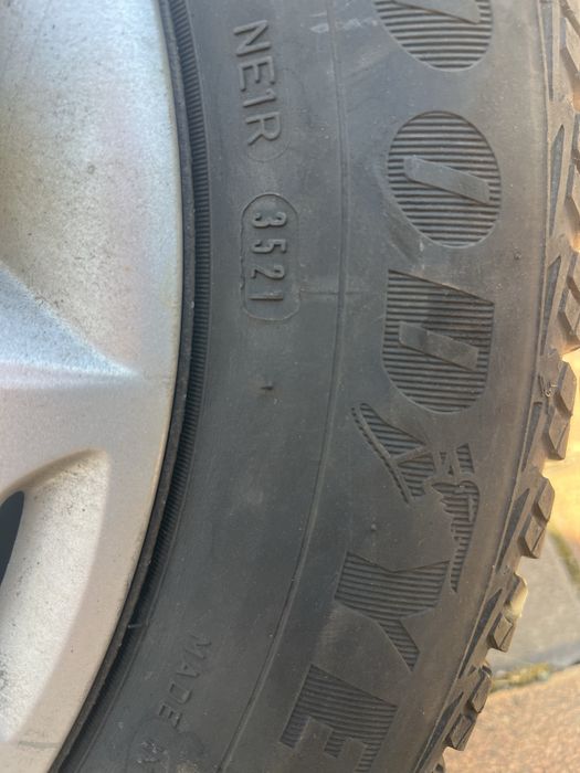 Зимові шини Goodyear  ultragrip ice 2  R16