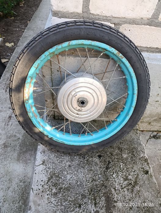 Резина покришка на ИЖ.    .