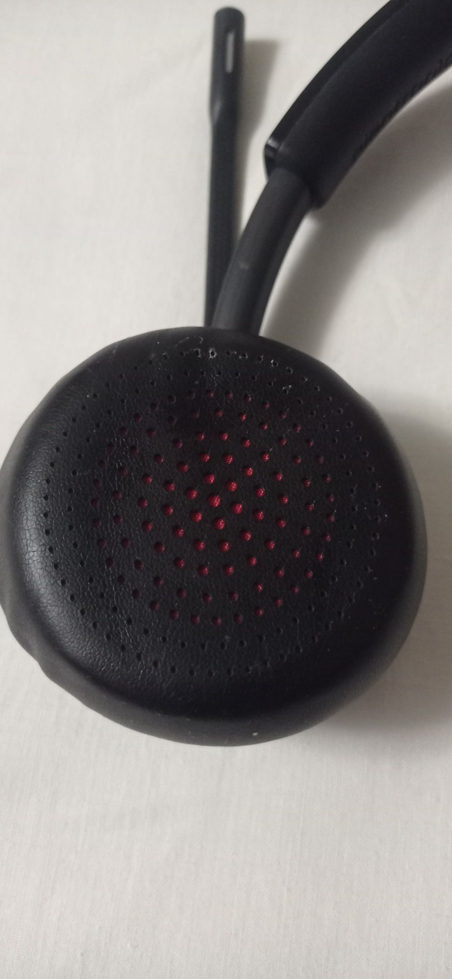 Специализированная гарнитура Plantronics Poly Voyager 4210 UC USB-A