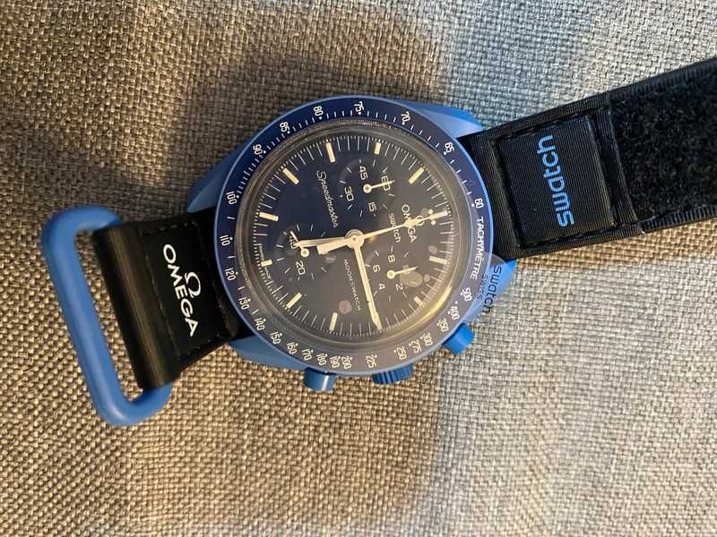 Omega x Swatch SO33N100 Neptune - Morski design i biokeramika
