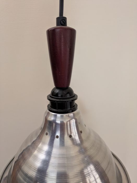 Candeeiro de teto da HabitCandeeiro de teto em metal esverdeado
As mis