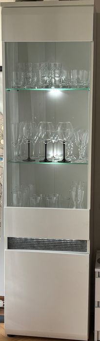 Witryna biała lakierowana LED