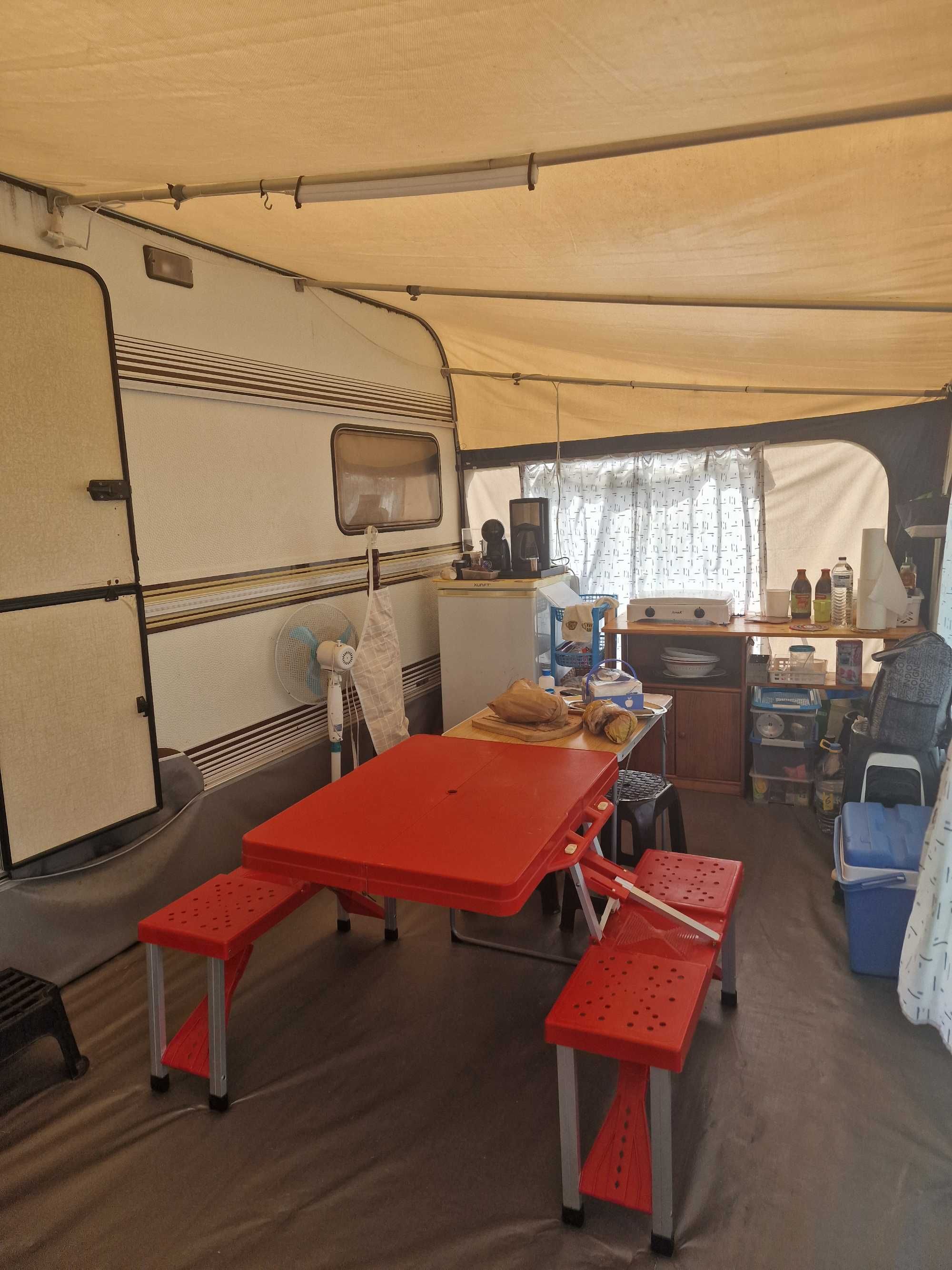 Caravana Hobby com avançado