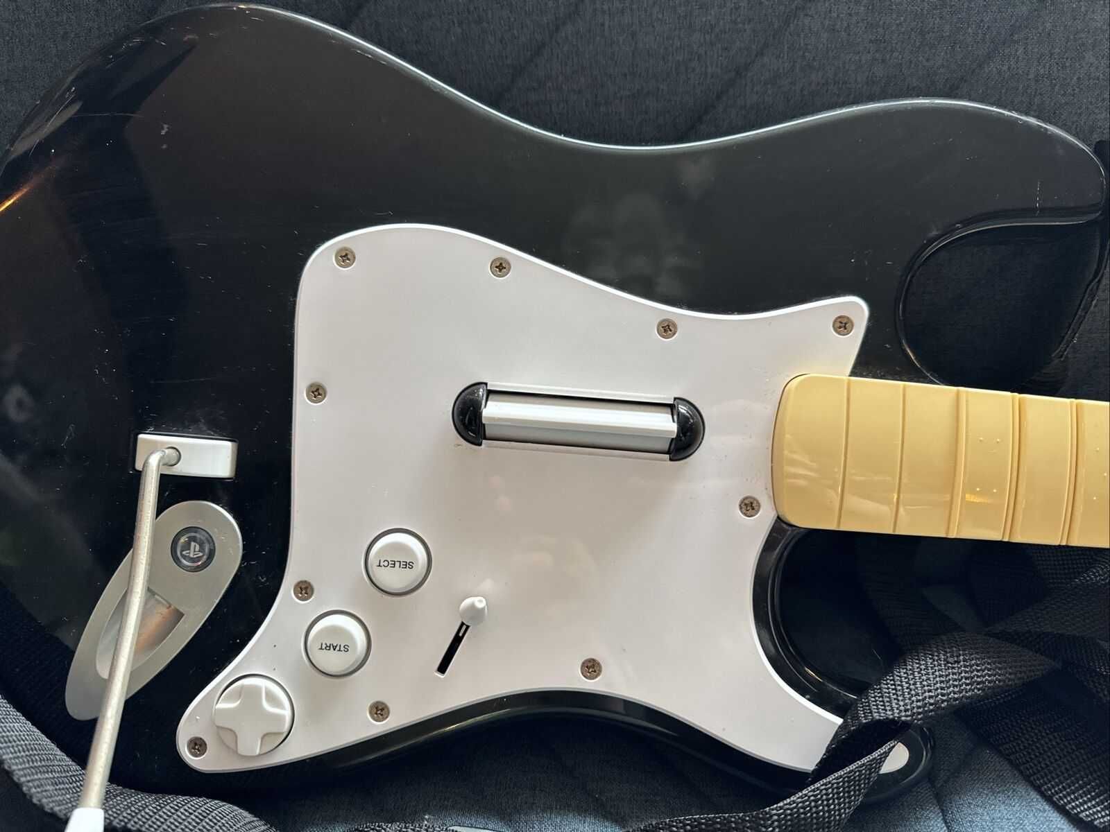 Guitarra RockBand Fender Stratocaster (com dongle PS3)