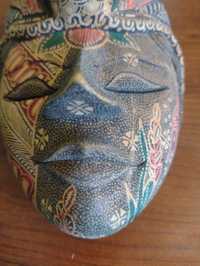Maska z Indonezji