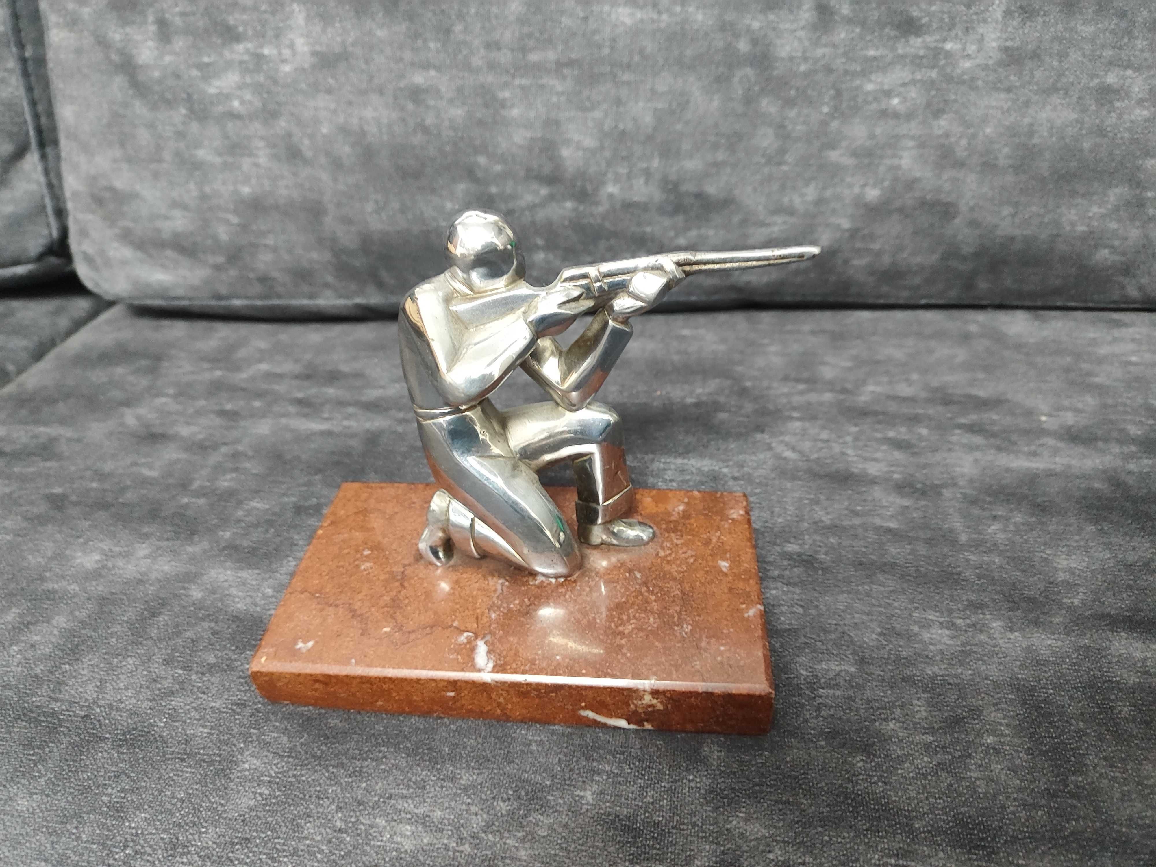 Rzeźba na marmurze strzelec żołnierz ART Deco oryginał