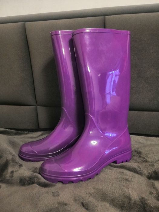 Продам сапоги женские (ДЕТСКИЕ) Reserved