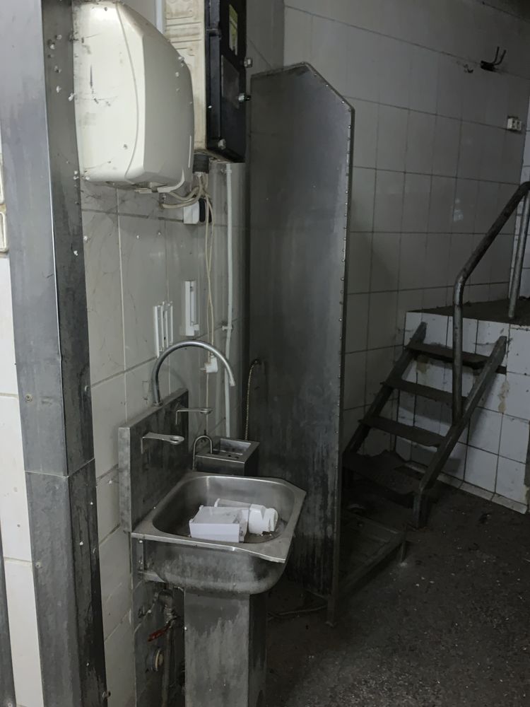Sprzedam wyposażenie ubojni, rzeźni, zakładu przetwórstwa mięsnego