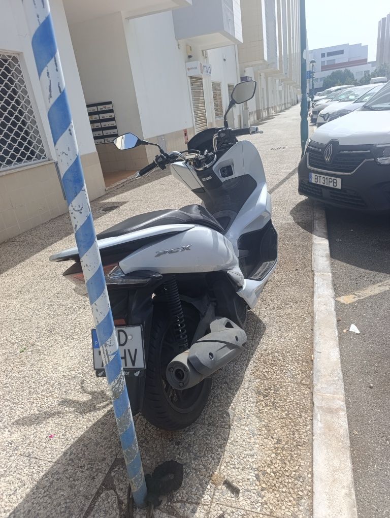 Honda PCX 2020 .