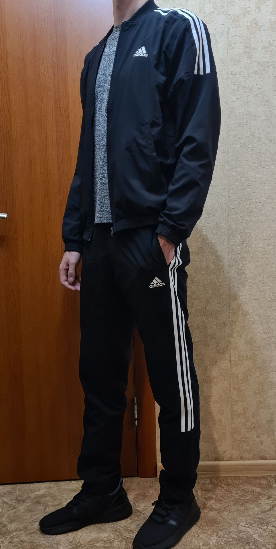 Костюм Adidas розмір S