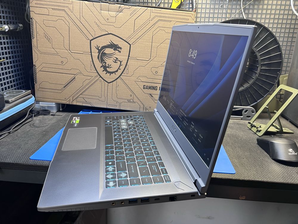 Ноутбук MSI Thin A15 Cosmos Gray