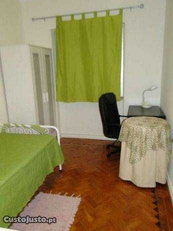 Quarto para estudante feminina