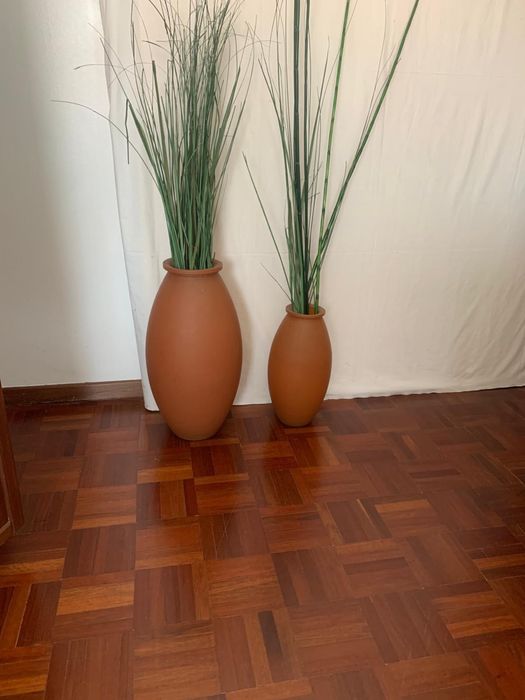 Duas jarras em vidro