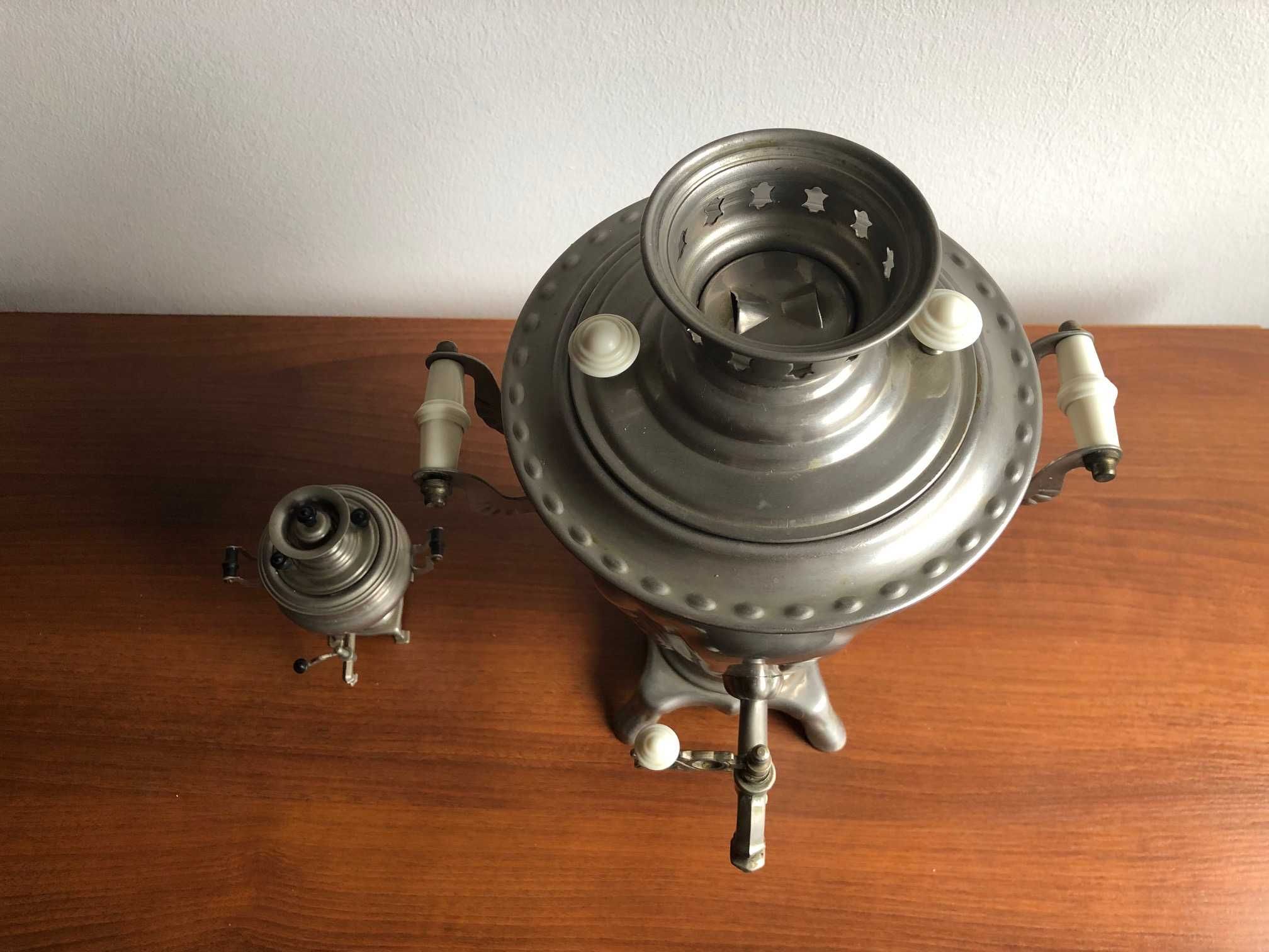 Samowar do herbaty radziecki z 1976 roku