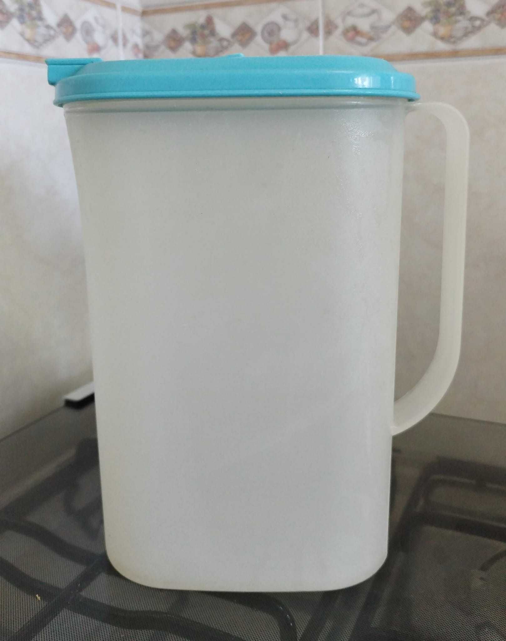 Jarros de plástico para sumo/água
