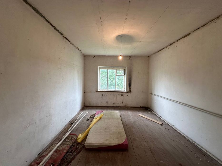 Продаж великого будинку в селищі Ружин Житомирська обл. 150 км до Київ