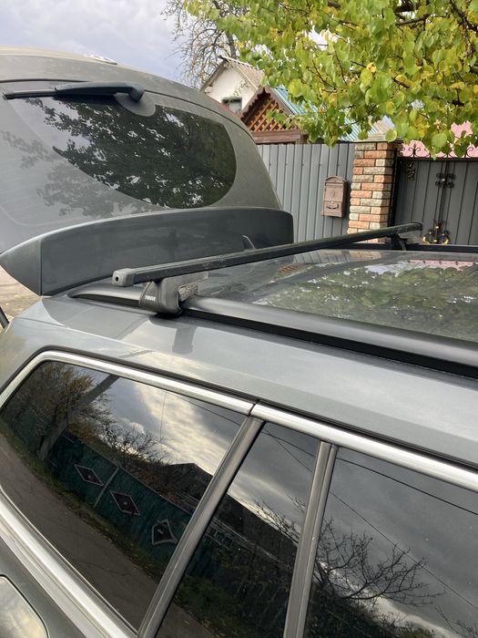 Поперечки багажник на дах на рейлінги оренда