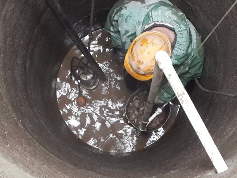 Чистка канализационной ямы ручная чистка сливных ям чистка выгребных