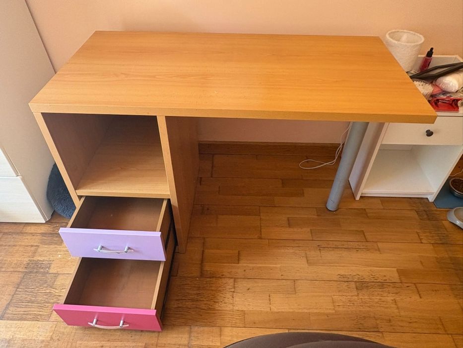 Secretária de mandeira