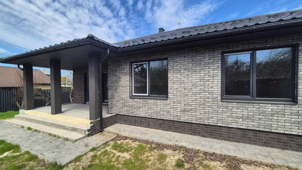 Одноповерховий будинок у Бучі з терасою та ділянкою 6 соток