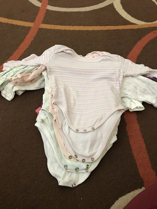 Bodys de manga comprida, tamanho 18M