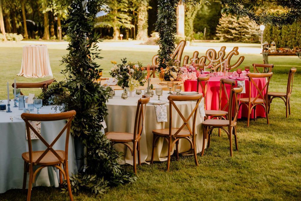 Wynajem obrusów okrągłe, prostokątne, cekinowe, velvet , serwety