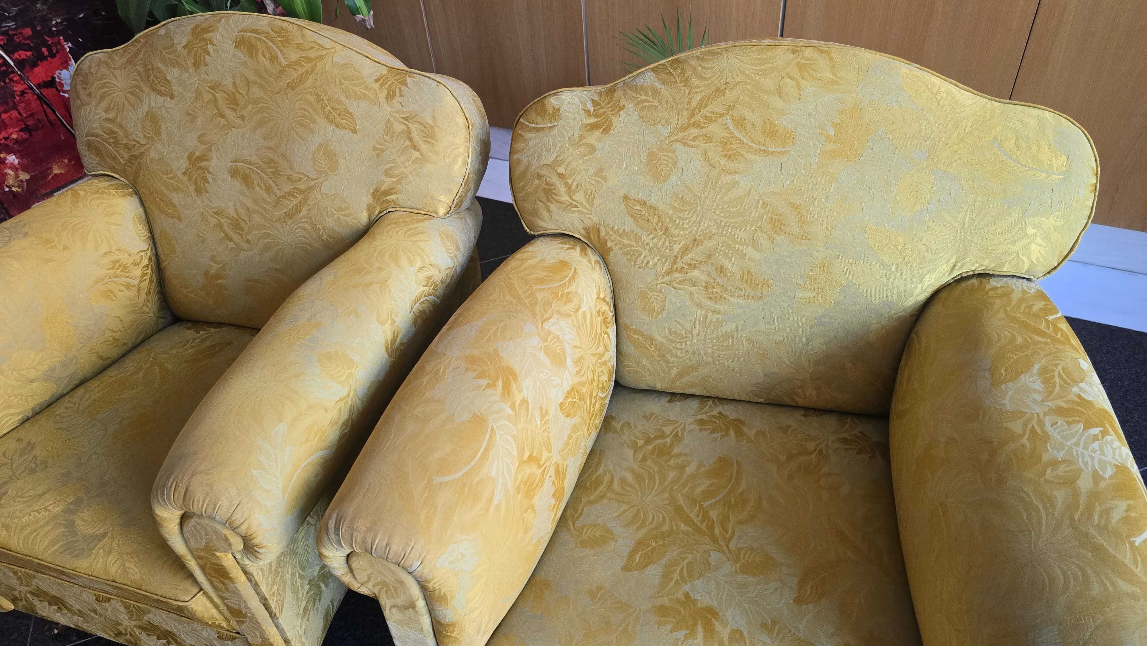 Cadeirões tecido amarelo