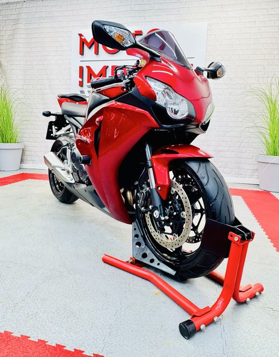 мотоцикл Honda CBR1000RR в оригіналі тільки з Японії