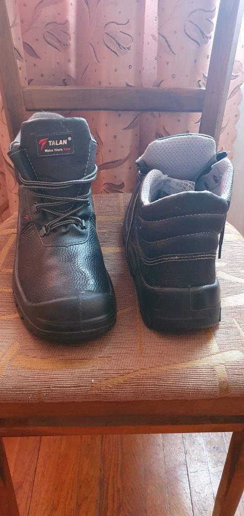 Ботинки рабочее.