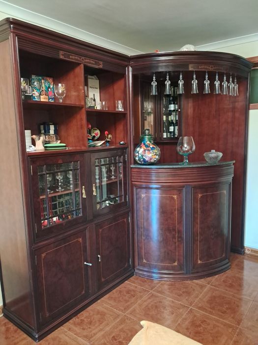 Bar móvel com vitrine