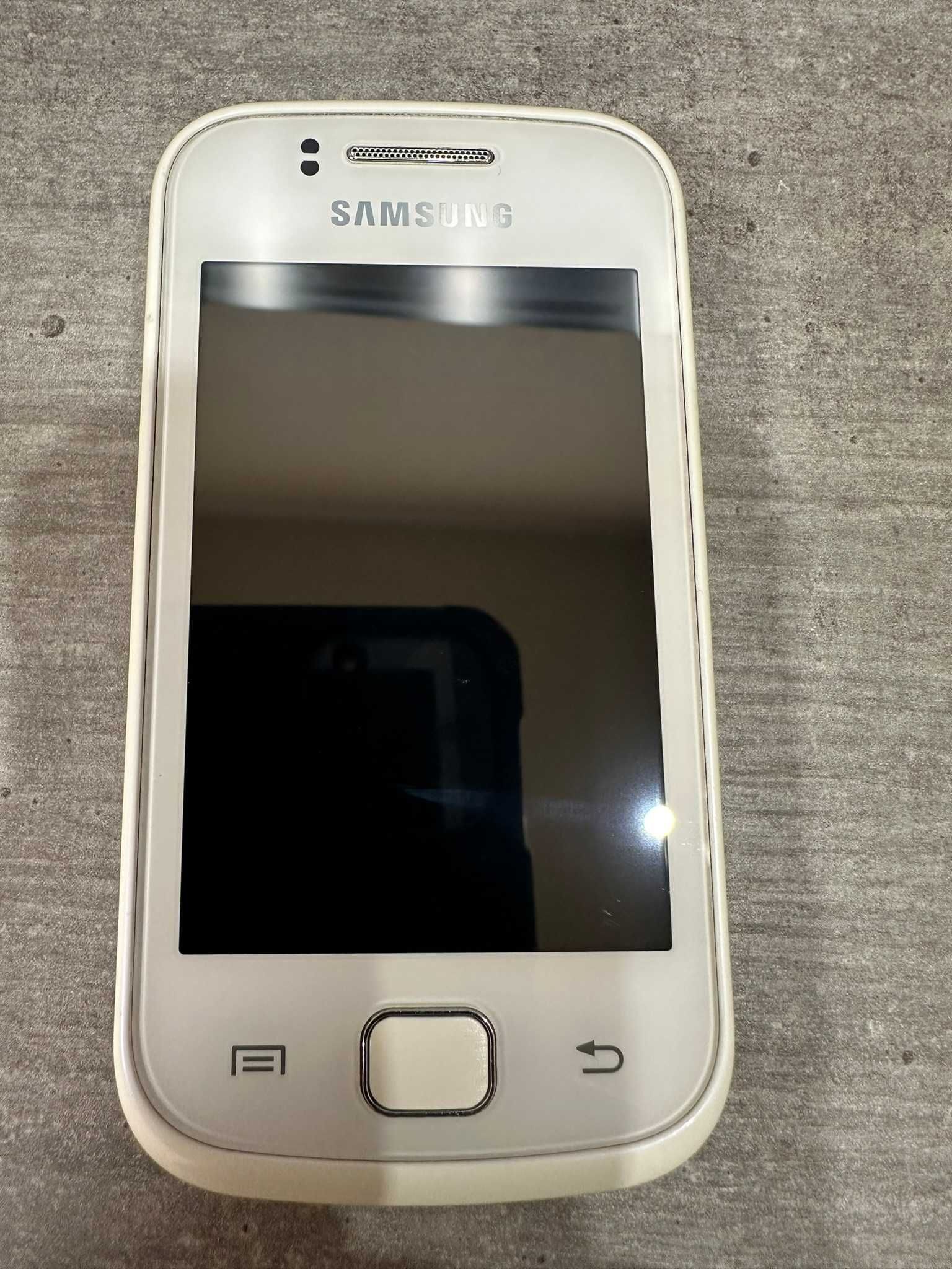 Телефон Samsung Galaxy Gio