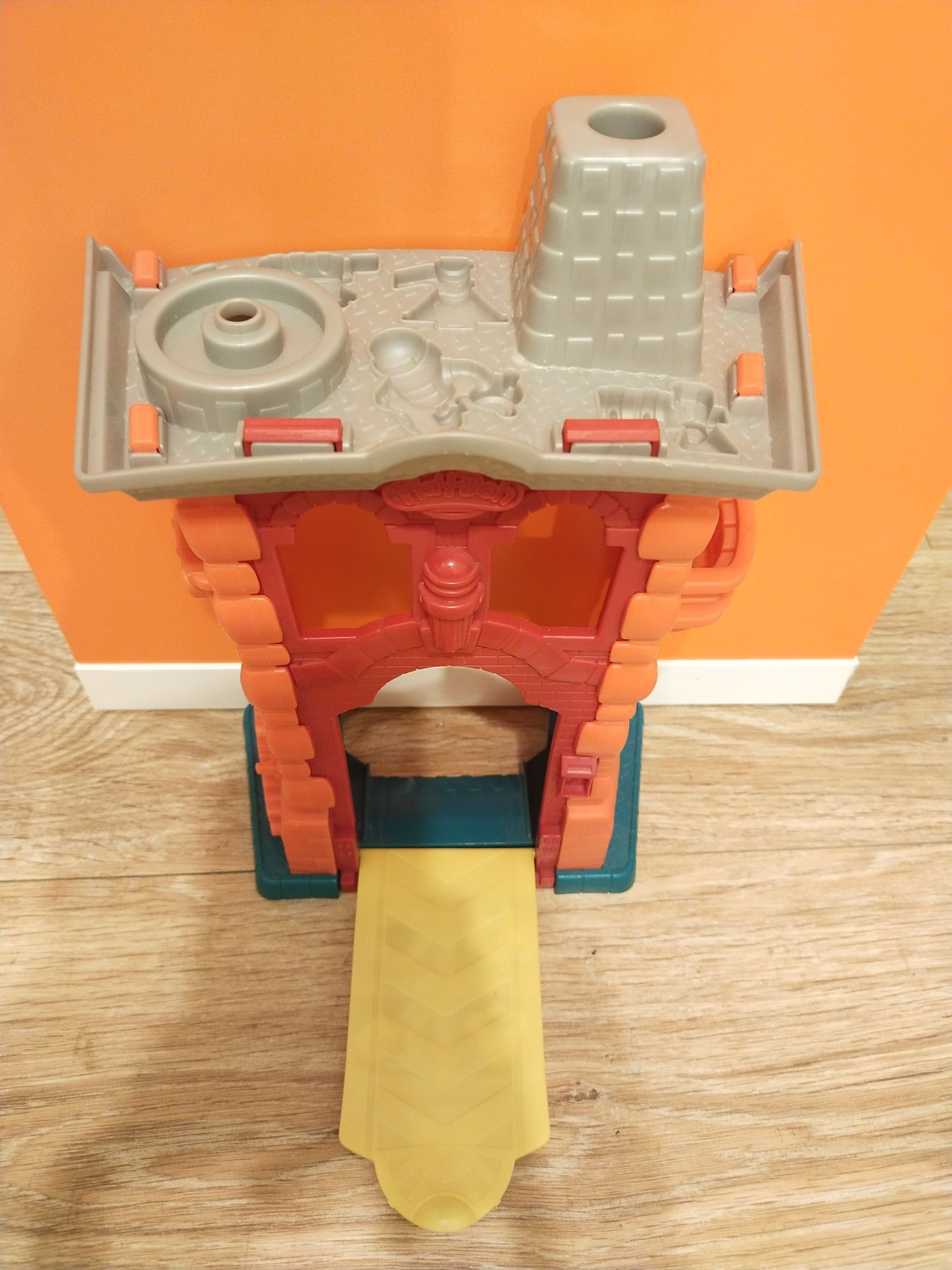 Zabawka modelina Play doh remiza strażacka